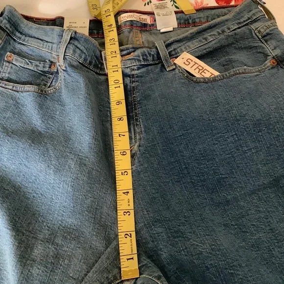 Levis 550 Relaxed Boot Cut Jeans Womens 18W Medium Wash Stretch Denim 291018-334 - Picture 8 of 14